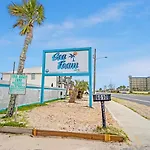 *Happy Place* Renovated Studio Pool & Beach Access